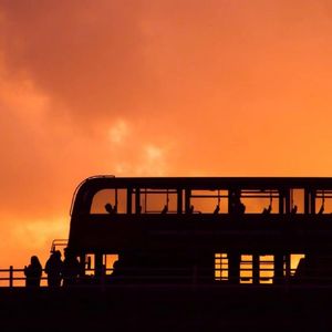 一边摸下面一边吃奶快点好难受
